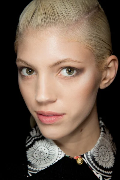 Look 18
